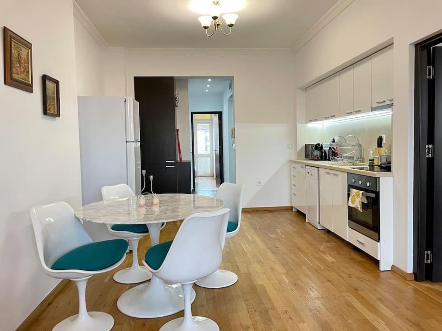 Apartment 2bd On Vitosha Street By Cosher Sofia